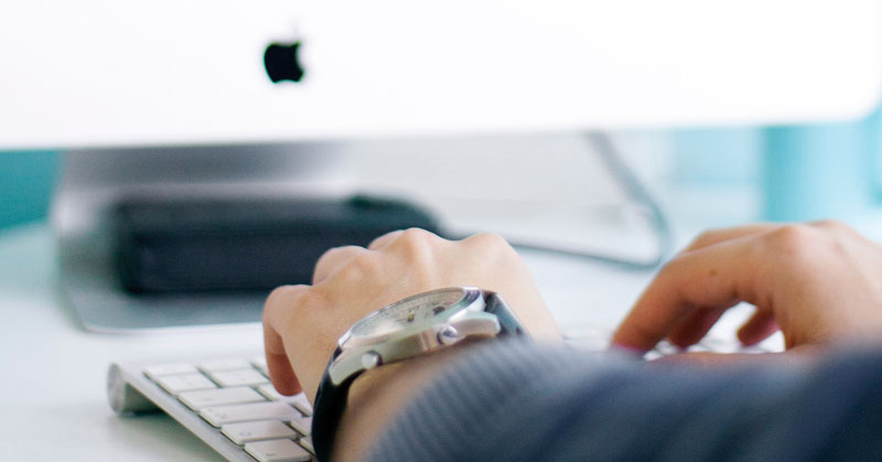 job seeker searching for jobs online with job boards