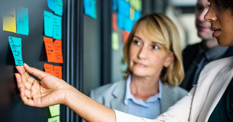 hr manager solving their problem to get better hiring results